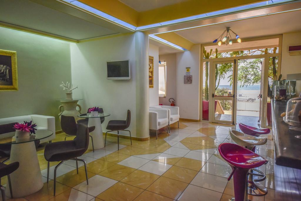 Hotel La Villa Corigliano Calabro Eksteriør bilde