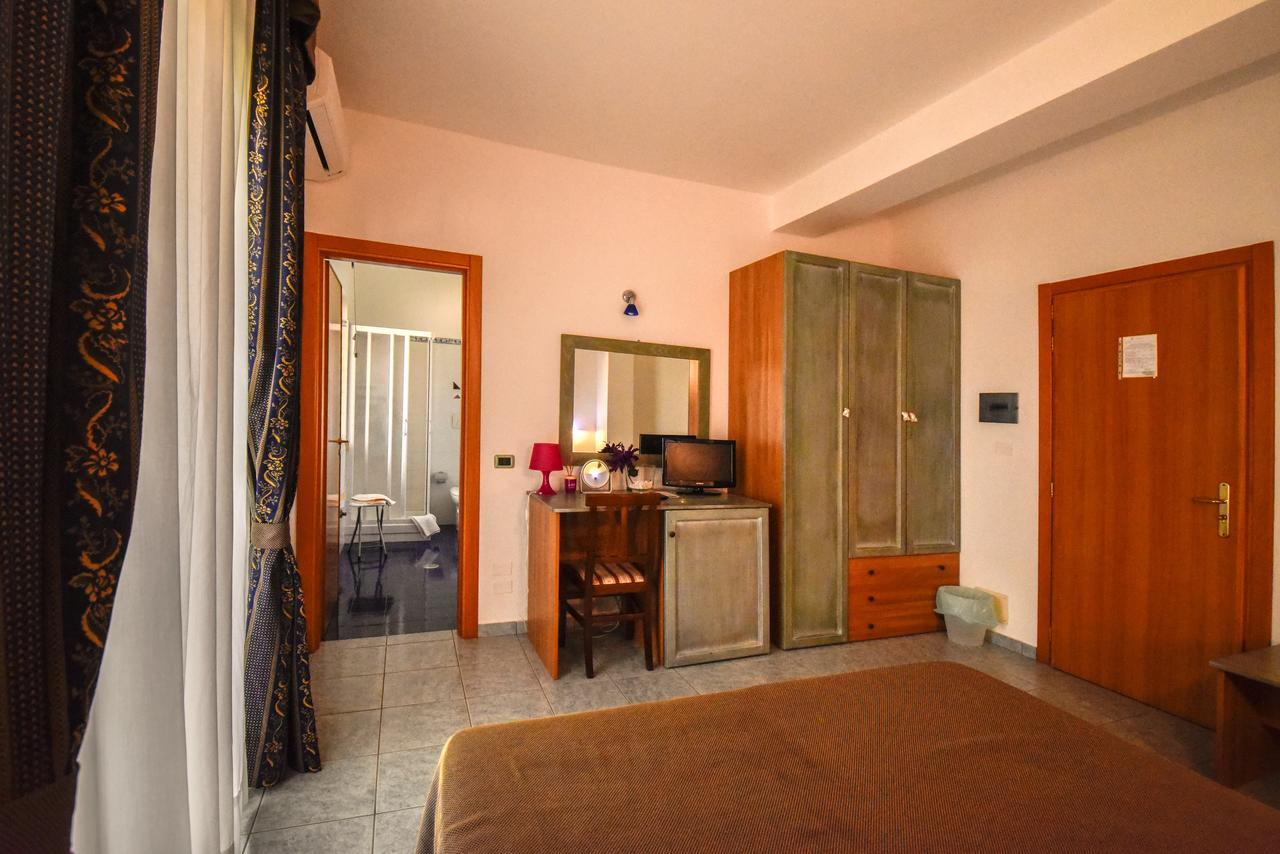 Hotel La Villa Corigliano Calabro Eksteriør bilde