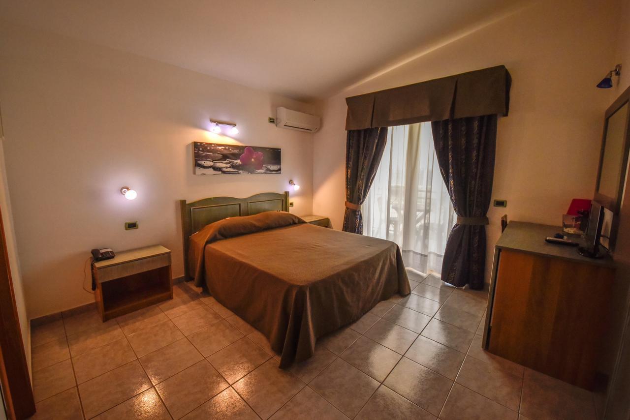 Hotel La Villa Corigliano Calabro Eksteriør bilde