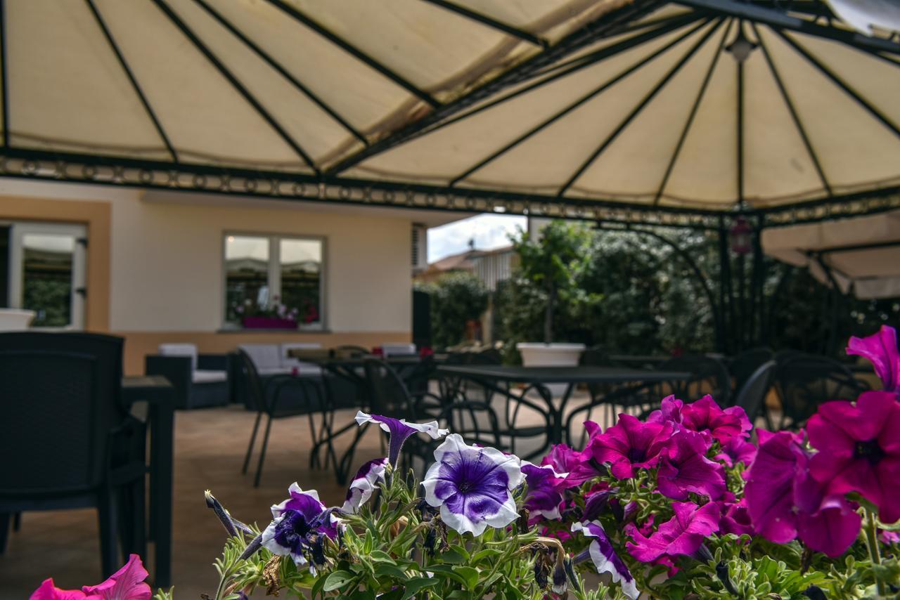 Hotel La Villa Corigliano Calabro Eksteriør bilde